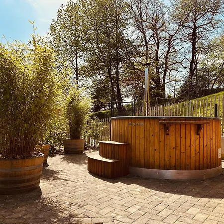 Am Wald Mit Garten & Hot-tub & Alpakas * משדה