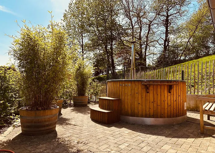 Am Wald Mit Garten & Hot-tub & Alpakas * Meschede