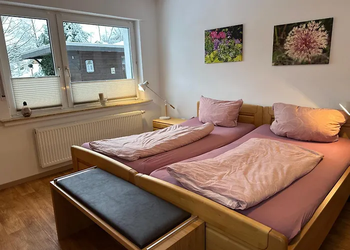 Am Wald Mit Garten & Hot-tub & Alpakas Meschede