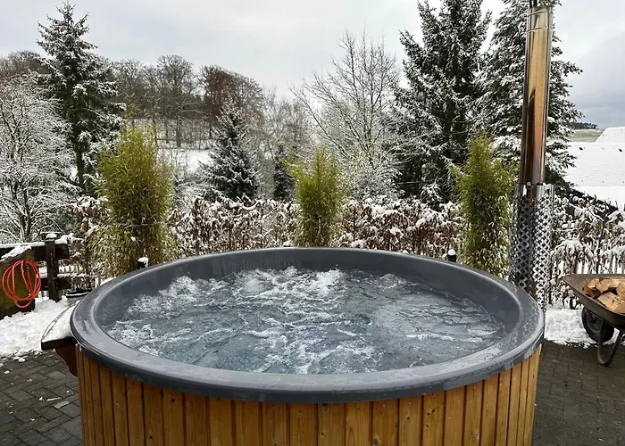 Apartmán Am Wald Mit Garten & Hot-tub & Alpakas