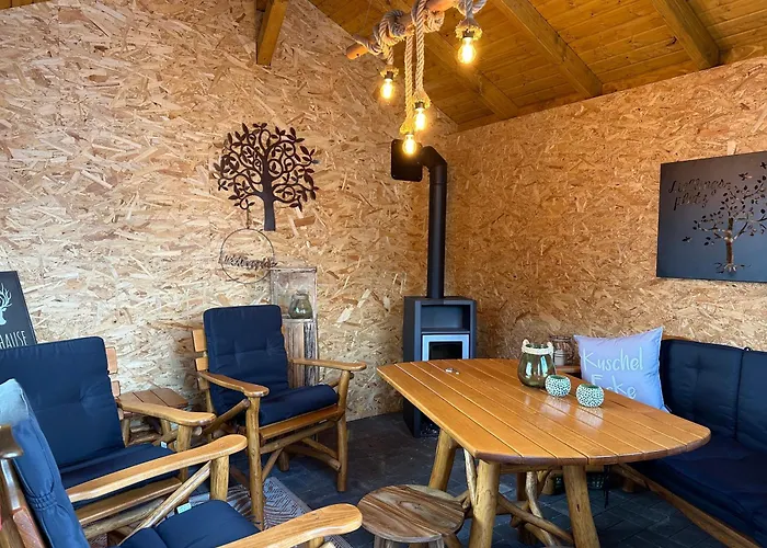 Am Wald Mit Garten & Hot-tub & Alpakas * Meschede